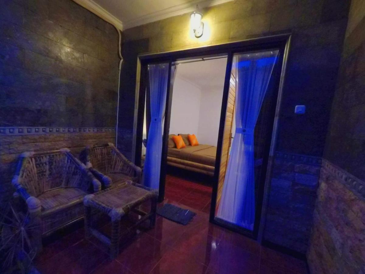 Tropical Garden Inn Batununggul Ngoại thất bức ảnh