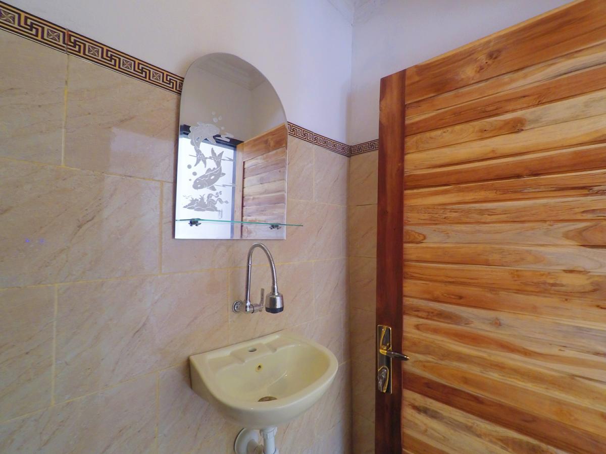 Tropical Garden Inn Batununggul Ngoại thất bức ảnh