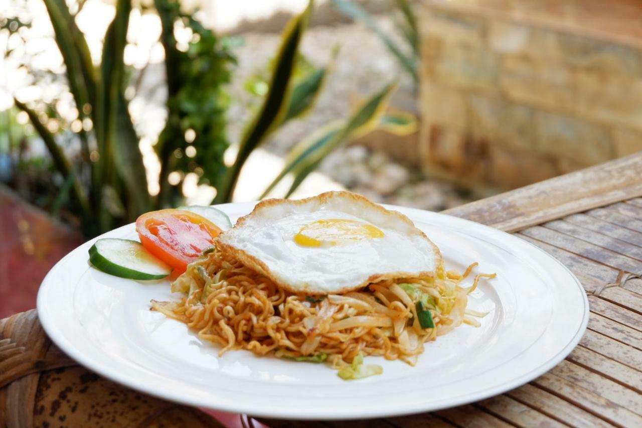 Tropical Garden Inn Batununggul Ngoại thất bức ảnh